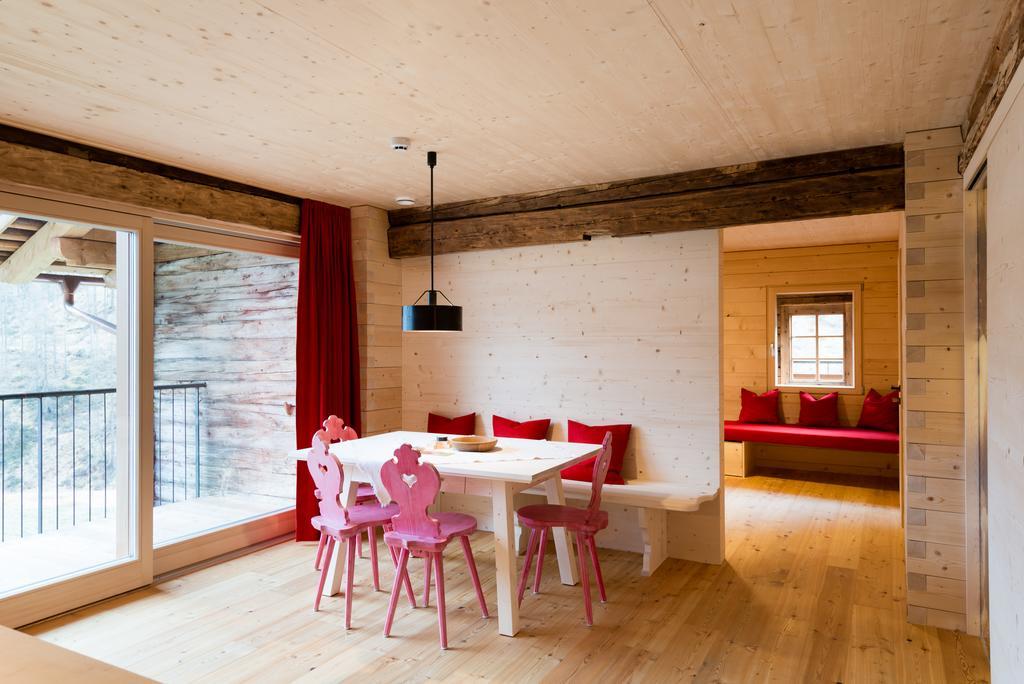 Alfenalm - Ferienwohnungen am Berg - Giatla Haus Innervillgraten Zimmer foto