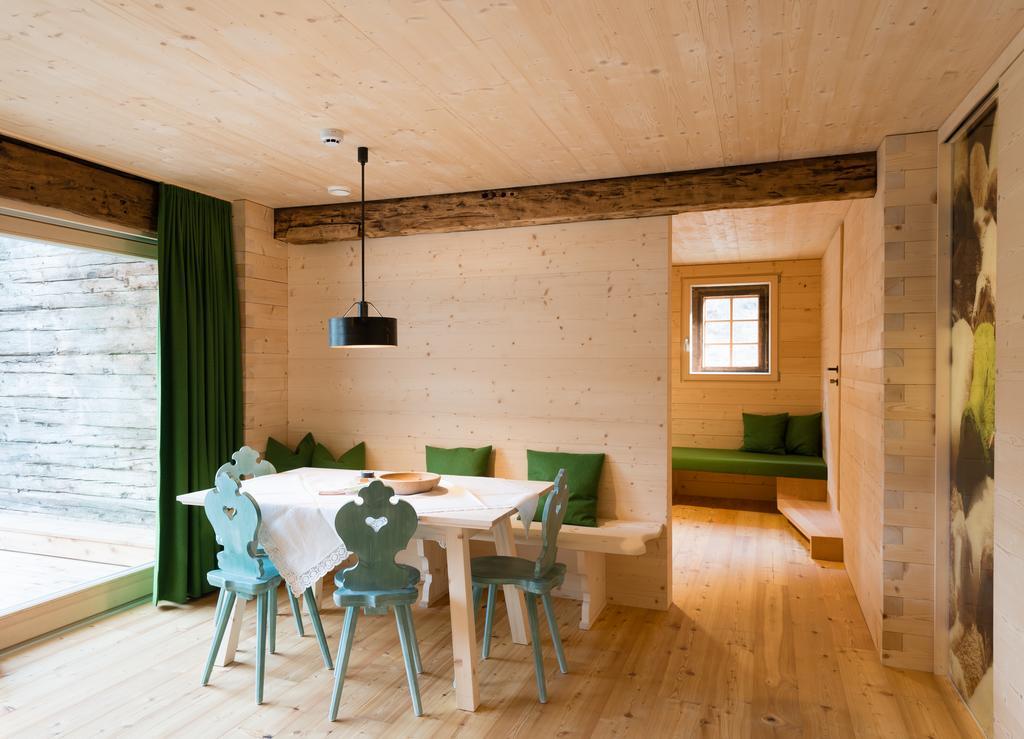 Alfenalm - Ferienwohnungen am Berg - Giatla Haus Innervillgraten Zimmer foto