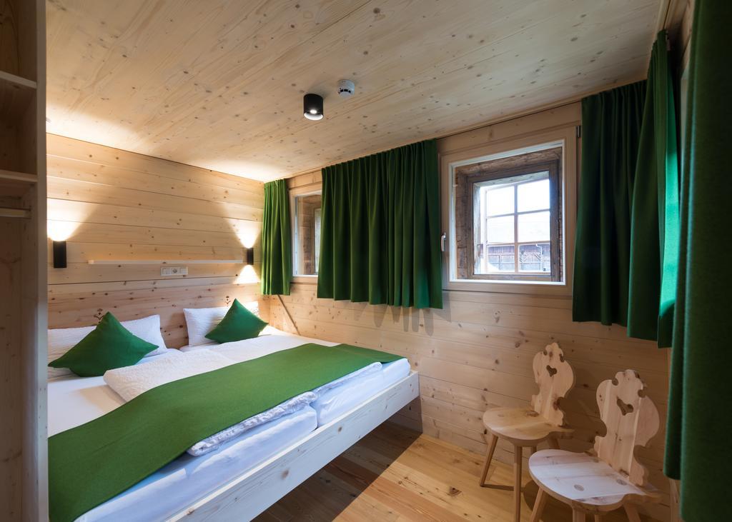 Alfenalm - Ferienwohnungen am Berg - Giatla Haus Innervillgraten Zimmer foto